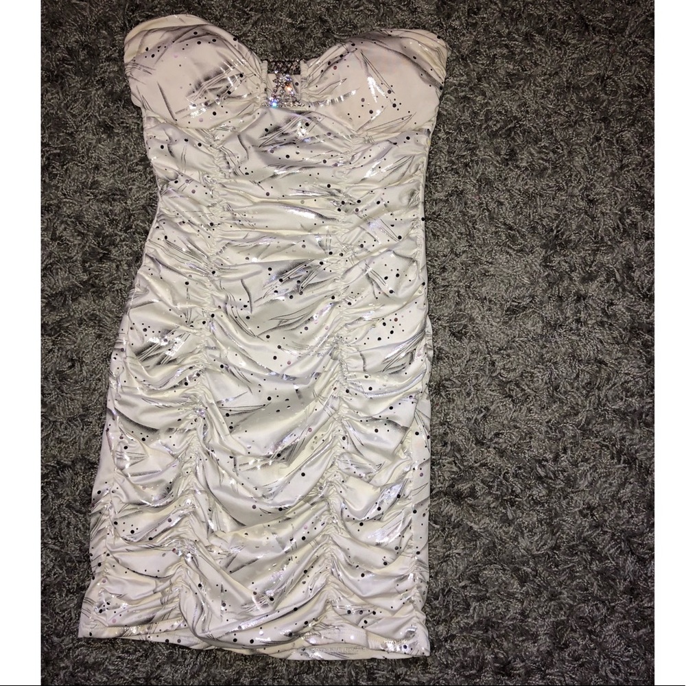 White strapless dress